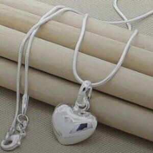 NWOT Heart Pendant Necklace. STERLING SILVER Brand new. - Gift Box and Dust Bag